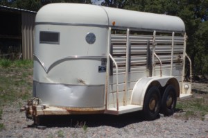2-horse trailer           
